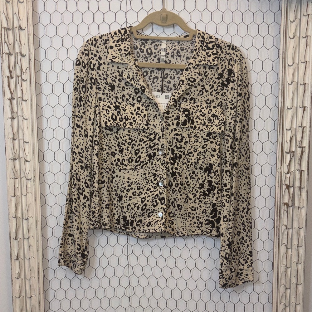 NWT Zara trf Leopard Print Button-Up Blouse